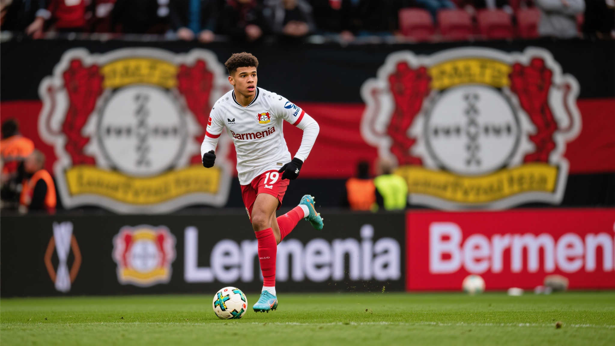 德媒：勒沃库森欲签下佳夫，扎卡不涉转会交易